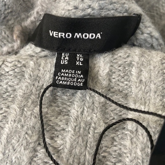 Vero Moda
VMBERKO ROLLNECK Light Grey Melange Sweater - Picture 3 of 13